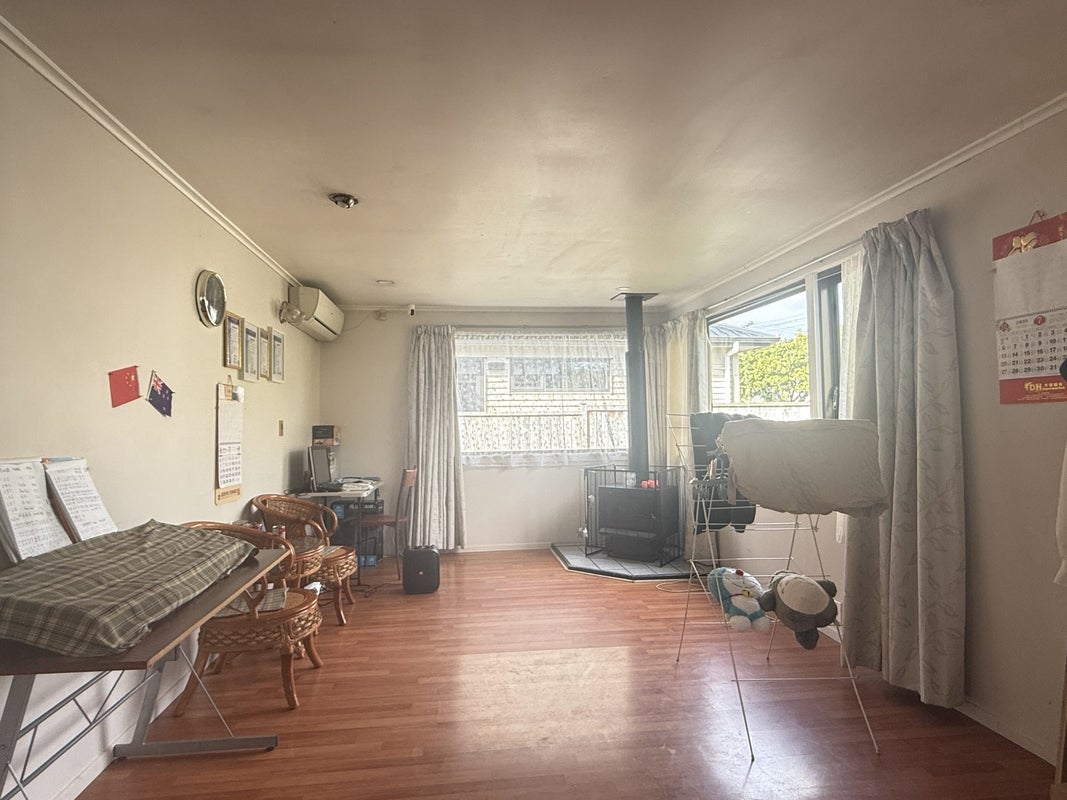 1 Coletta Lane, Te Atatu South, Auckland - Carousel 2