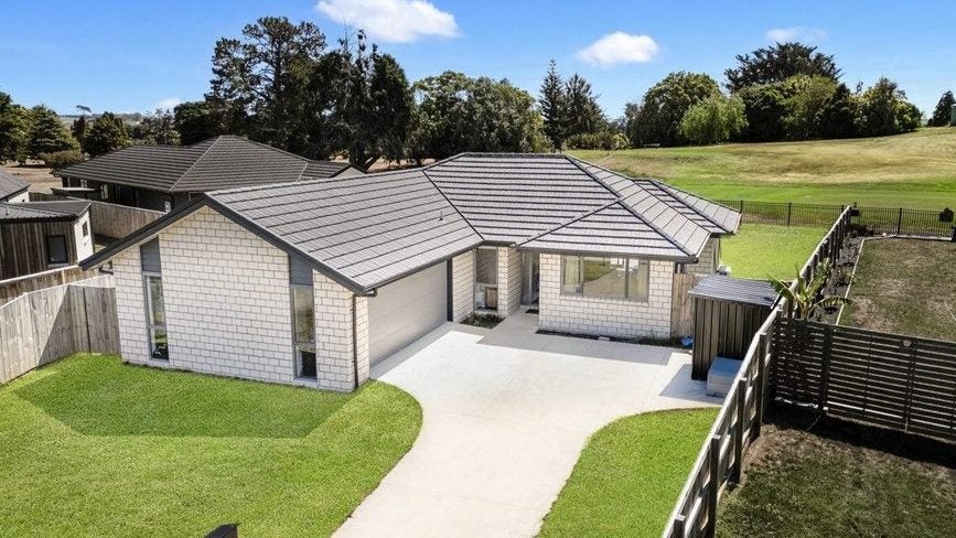 51 Murray Ward Drive, Te Kauwhata, Te Kauwhata - Carousel 1