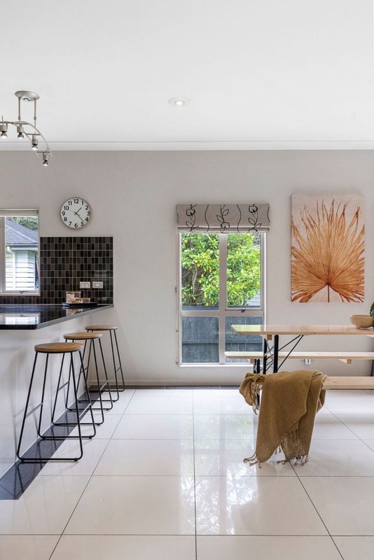 17 Miromiro Street, Greenhithe, Auckland - Carousel 21