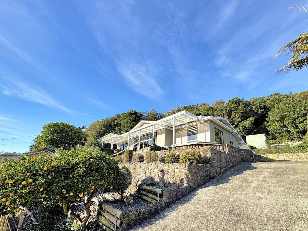 24 Wairere Road, Bastia Hill, Whanganui - Carousel 1
