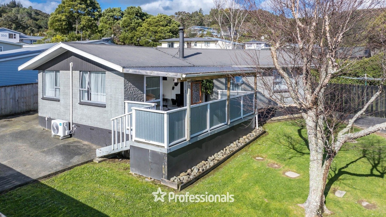 90 Norana Road, Timberlea, Upper Hutt - Carousel 1