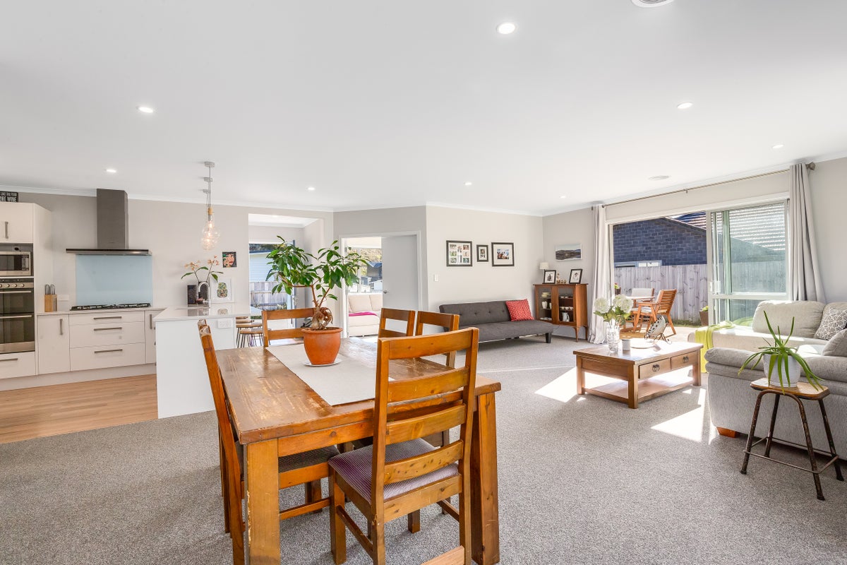26 Banks Boulevard, Whitby, Porirua - Carousel 2