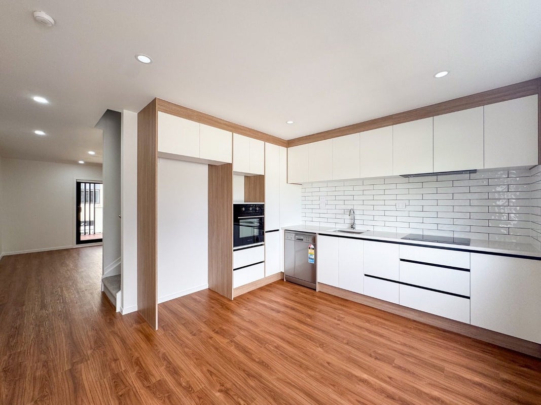 11/21 Eastview Road, Glen Innes, Auckland - Carousel 2