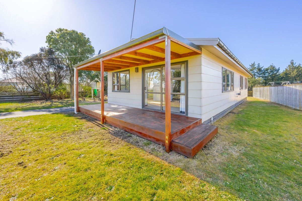 12 Lake Street, Takapau, Takapau - Carousel 2
