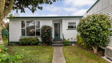 4/1104 Heretaunga Street East, Parkvale, Hastings - Carousel 1