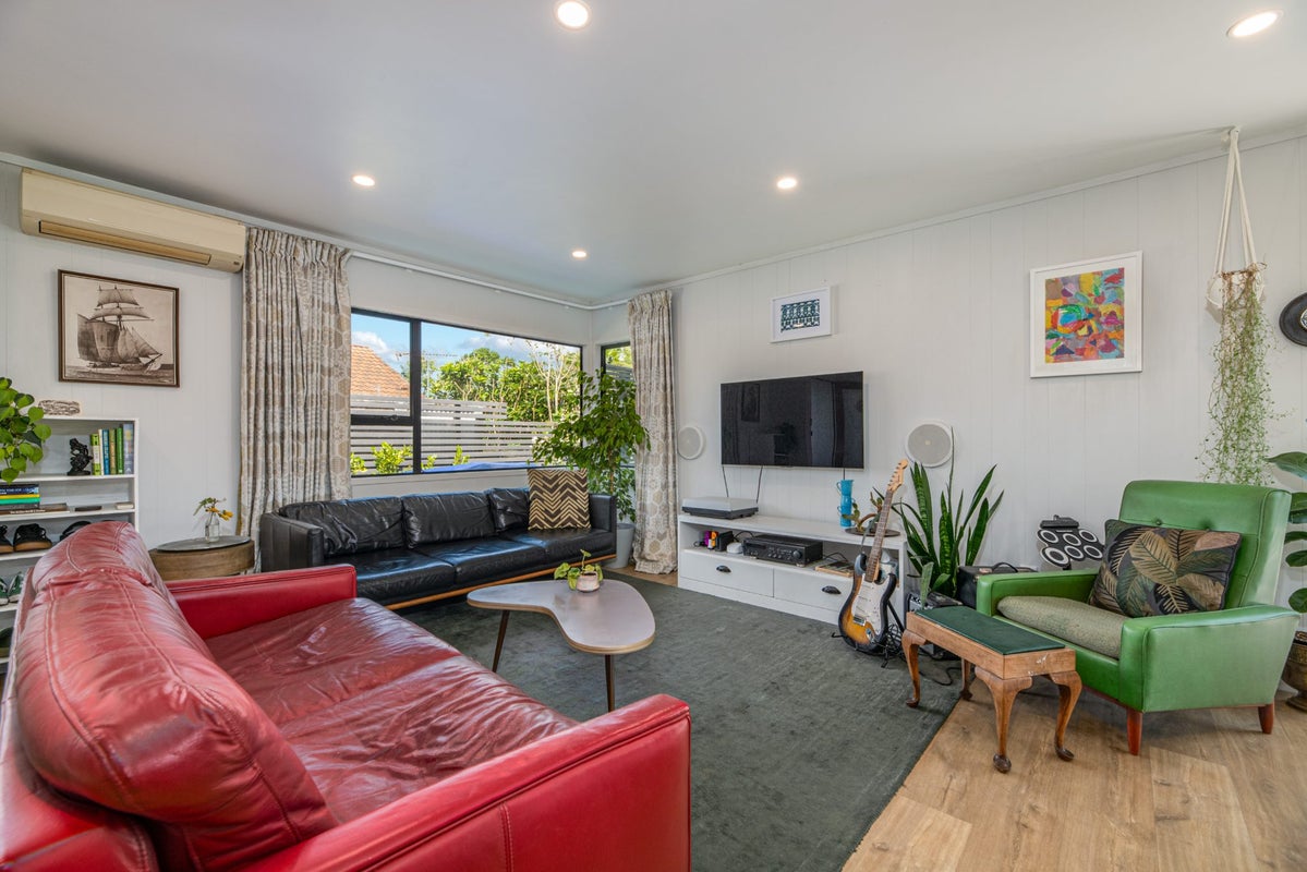 39 Solar Road, Glen Eden, Auckland - Carousel 2