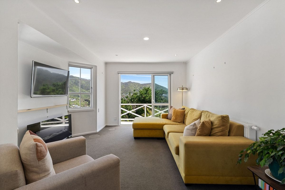 24A Parklands Drive, Karori, Wellington - Carousel 1