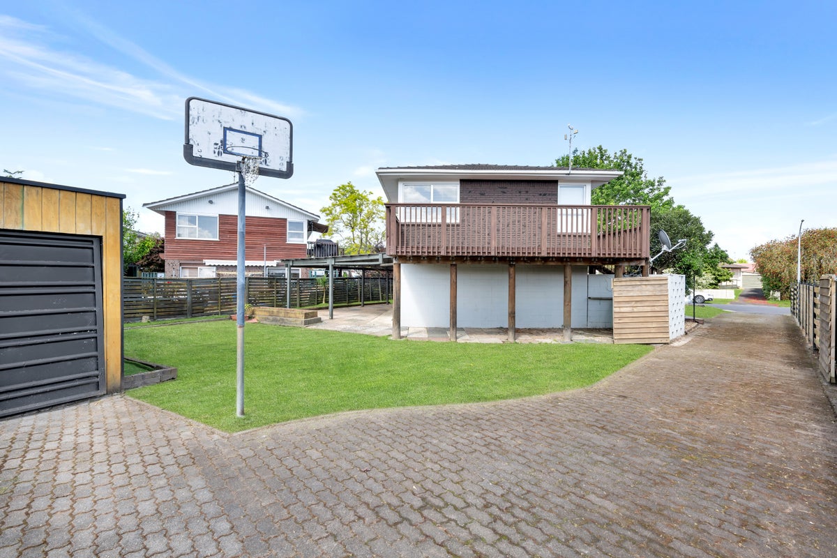 18 Studfall Street, Pakuranga Heights, Auckland - Carousel 24