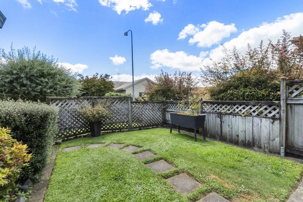 16 Hastings Place, Hamilton Lake, Hamilton - Carousel 2