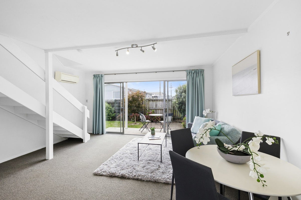 19 William Booth Grove, Trentham, Upper Hutt - Carousel 2
