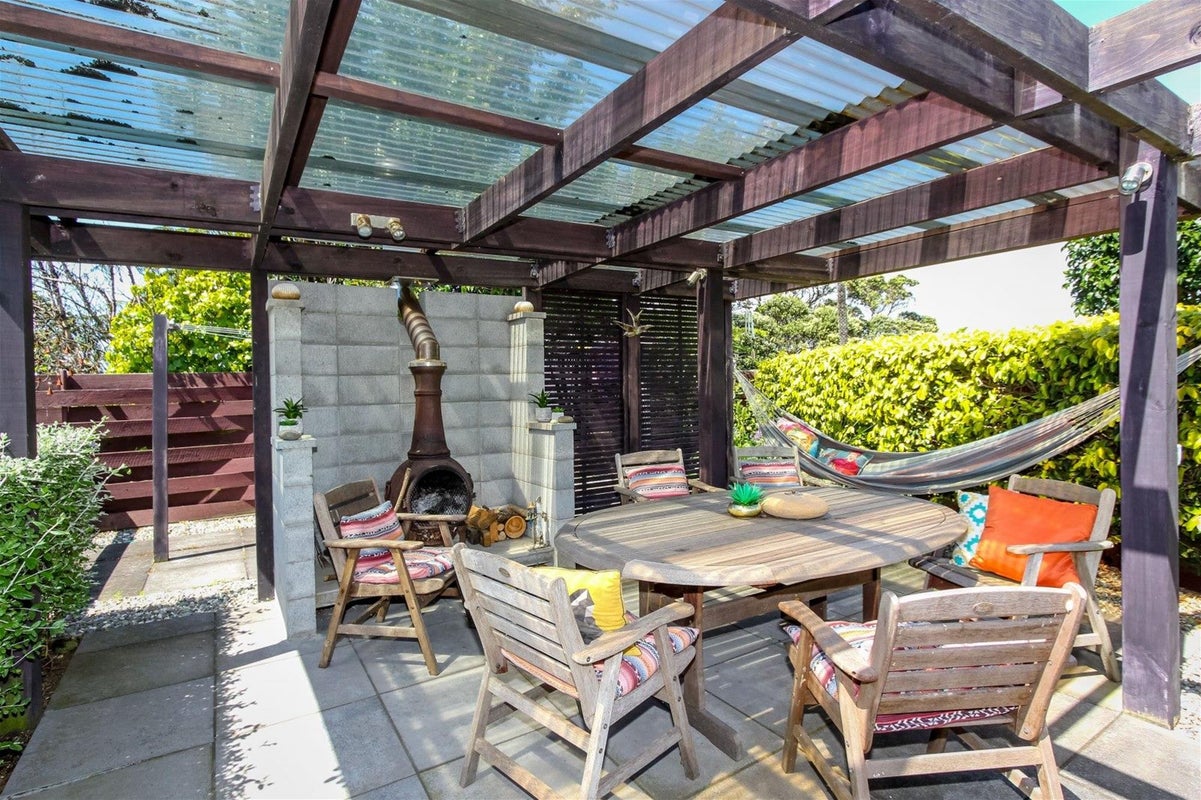 2 Lynmouth Heights, Lynmouth, New Plymouth - Carousel 2