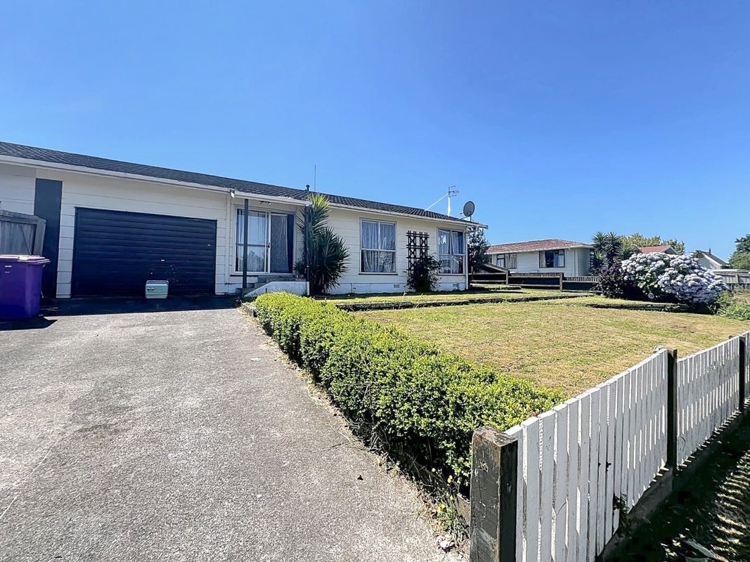 10 Cascade Crescent, Westbrook, Palmerston North - Carousel 1