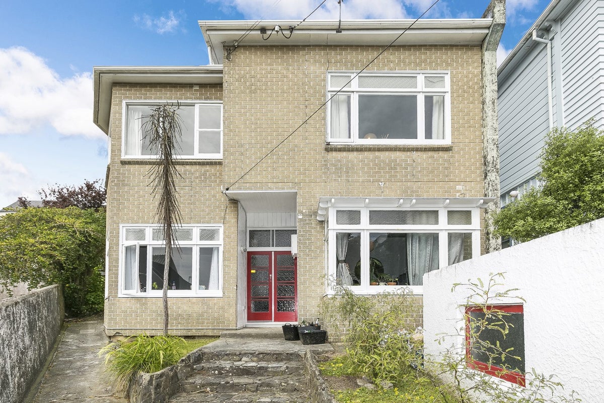 27 Arlington Street, Mount Cook, Wellington - Carousel 1
