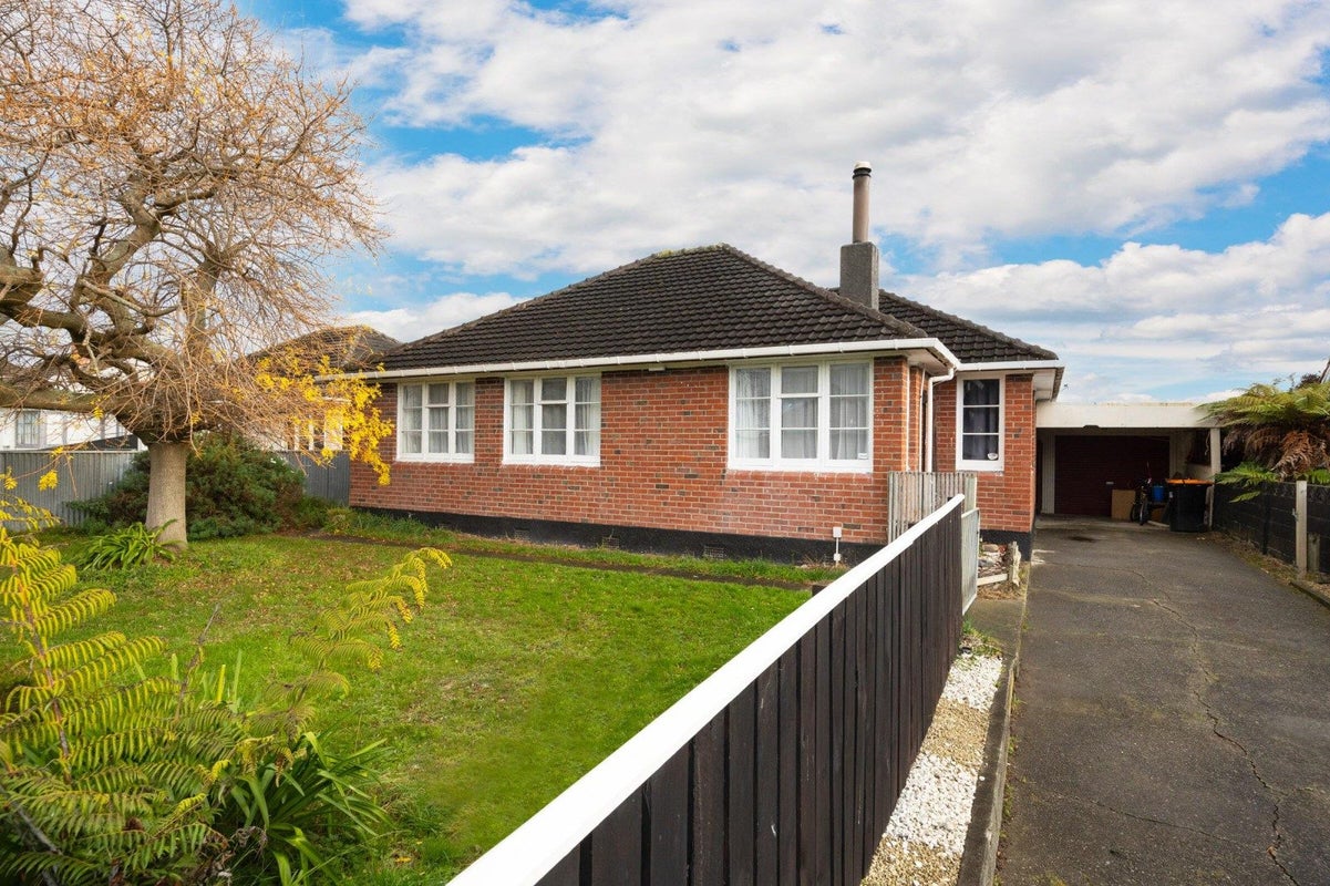 4 Upham Terrace, Roslyn, Palmerston North - Carousel 1