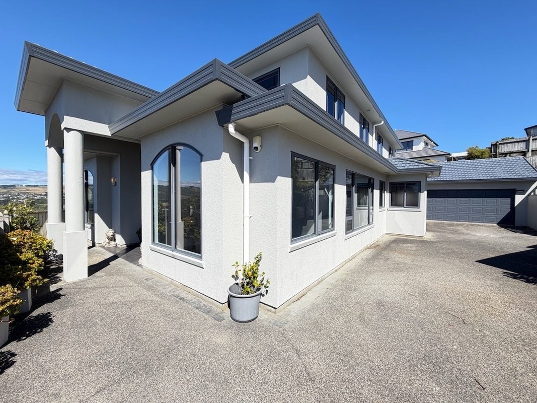 27 Sandybrow, Churton Park, Wellington - Carousel 1