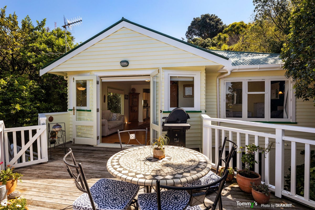 5 Alexandra Road, Roseneath, Wellington - Carousel 1