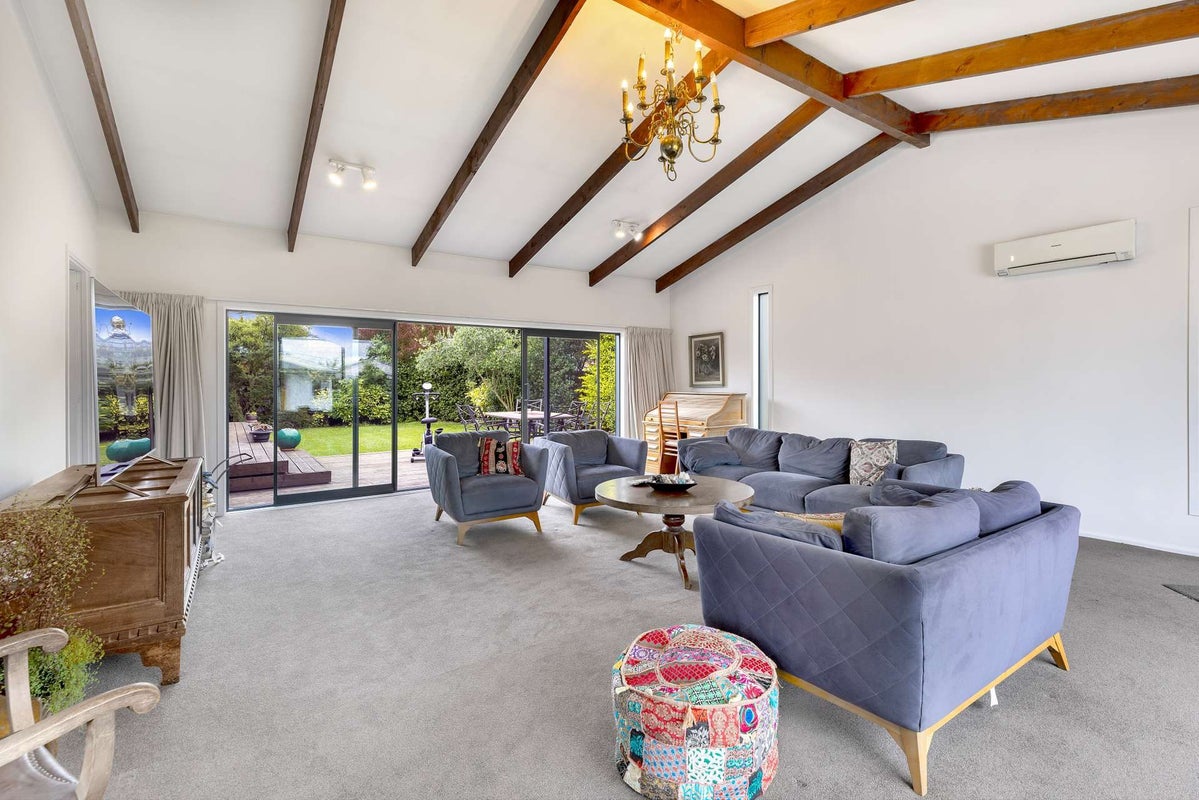 4A Wingate Street, Redwood, Christchurch - Carousel 1