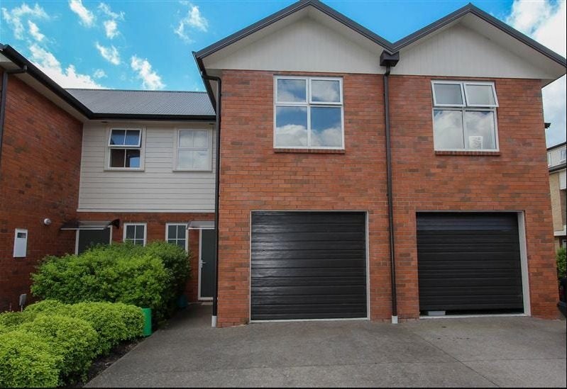 33 Chiefs Court, Hamilton East, Hamilton - Carousel 7