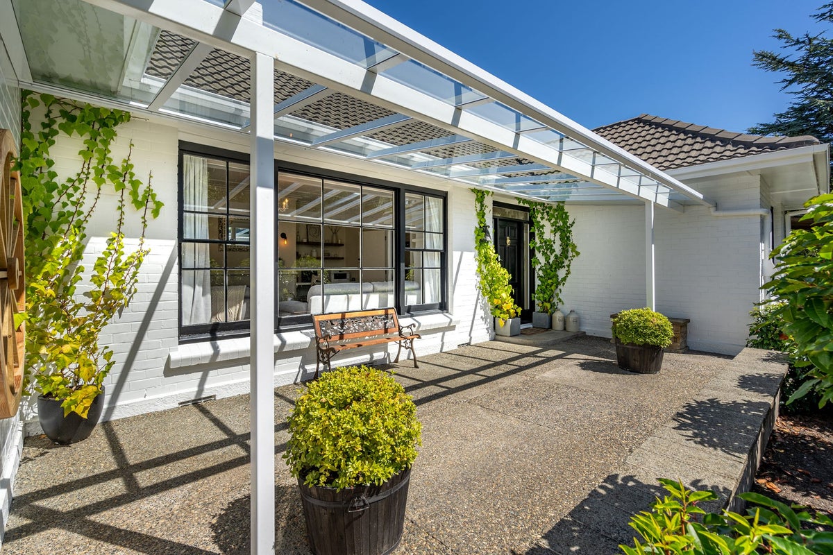 17 Black Road, Otatara, Invercargill - Carousel 1