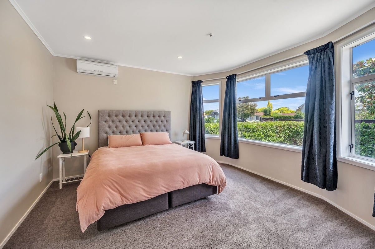 905 Eaton Road, Saint Leonards, Hastings - Carousel 2