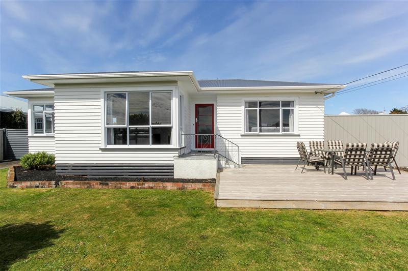 6 Karaka Street, Merrilands, New Plymouth - Carousel 1