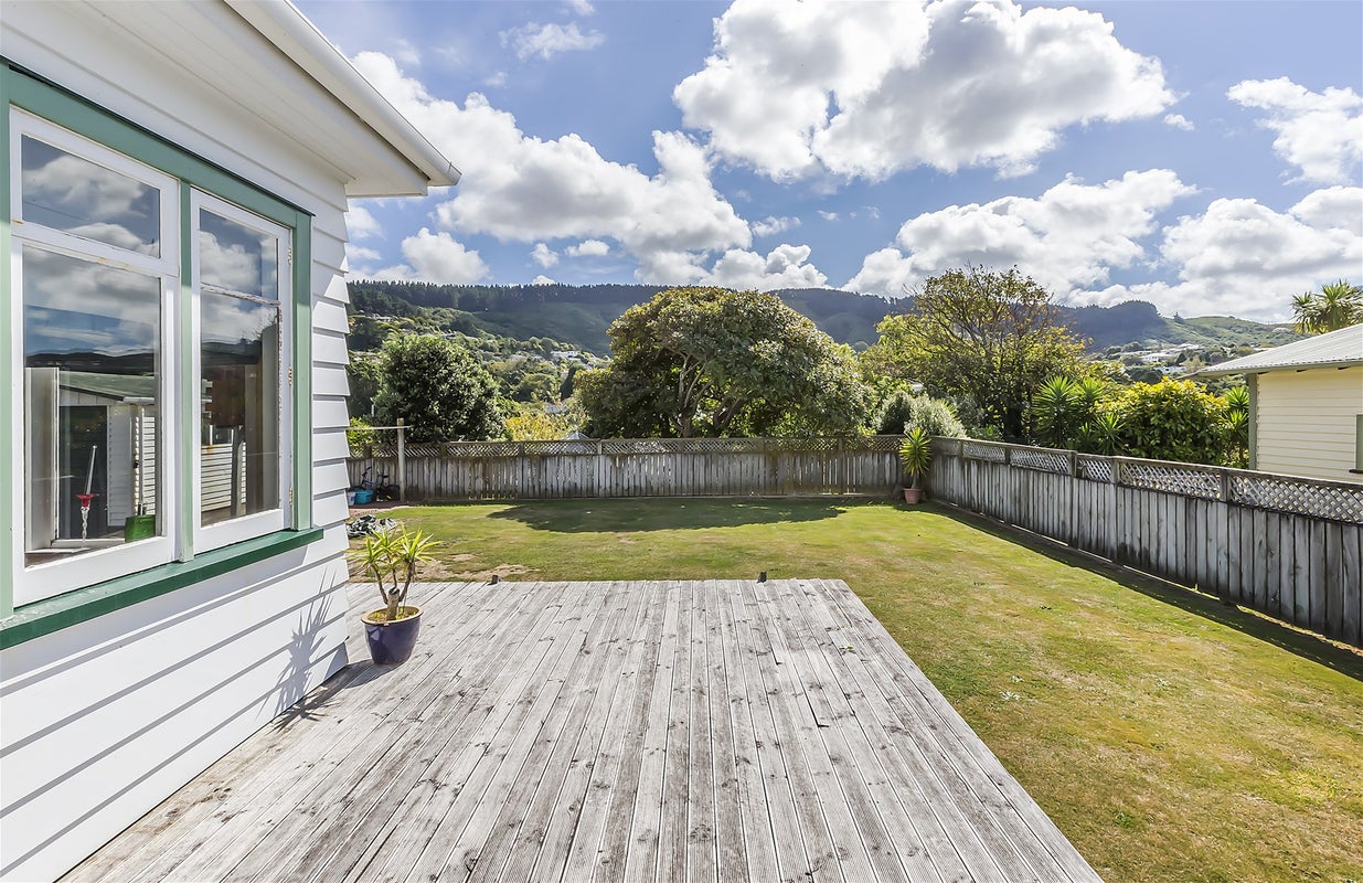 8 Ngatitoa Street, Tawa, Wellington - Carousel 20