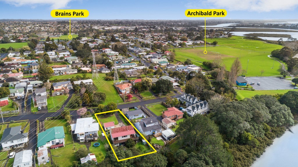 39 Beaubank Road, Kelston, Auckland - Carousel 26