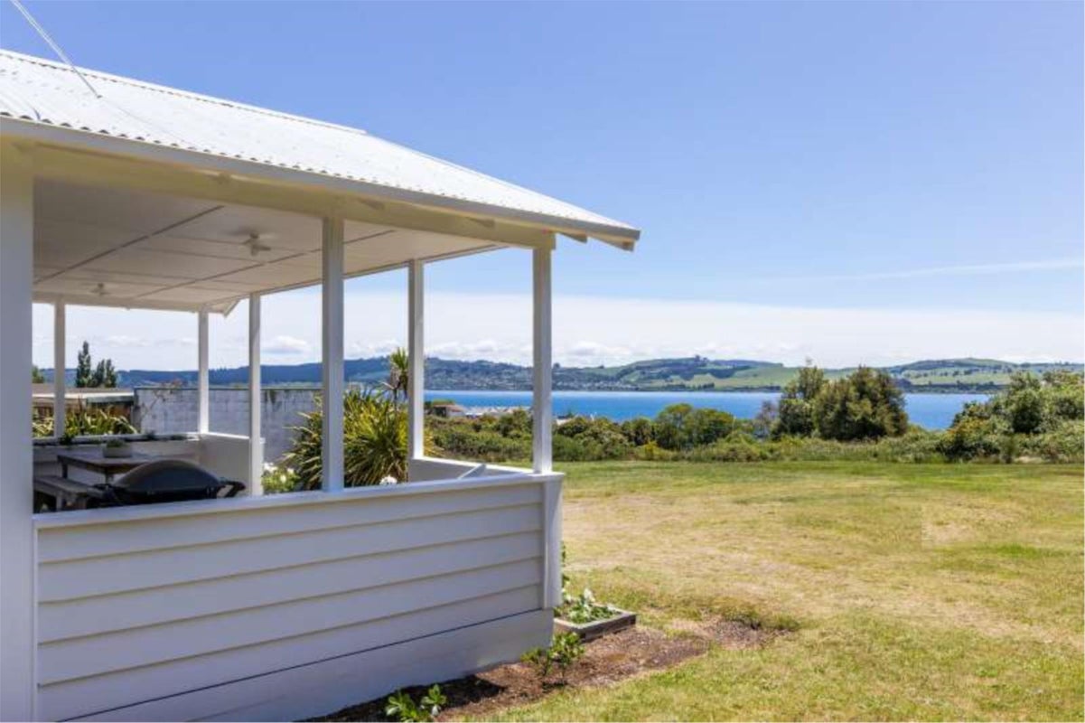 3 Bernard Street, Two Mile Bay, Taupo - Carousel 2