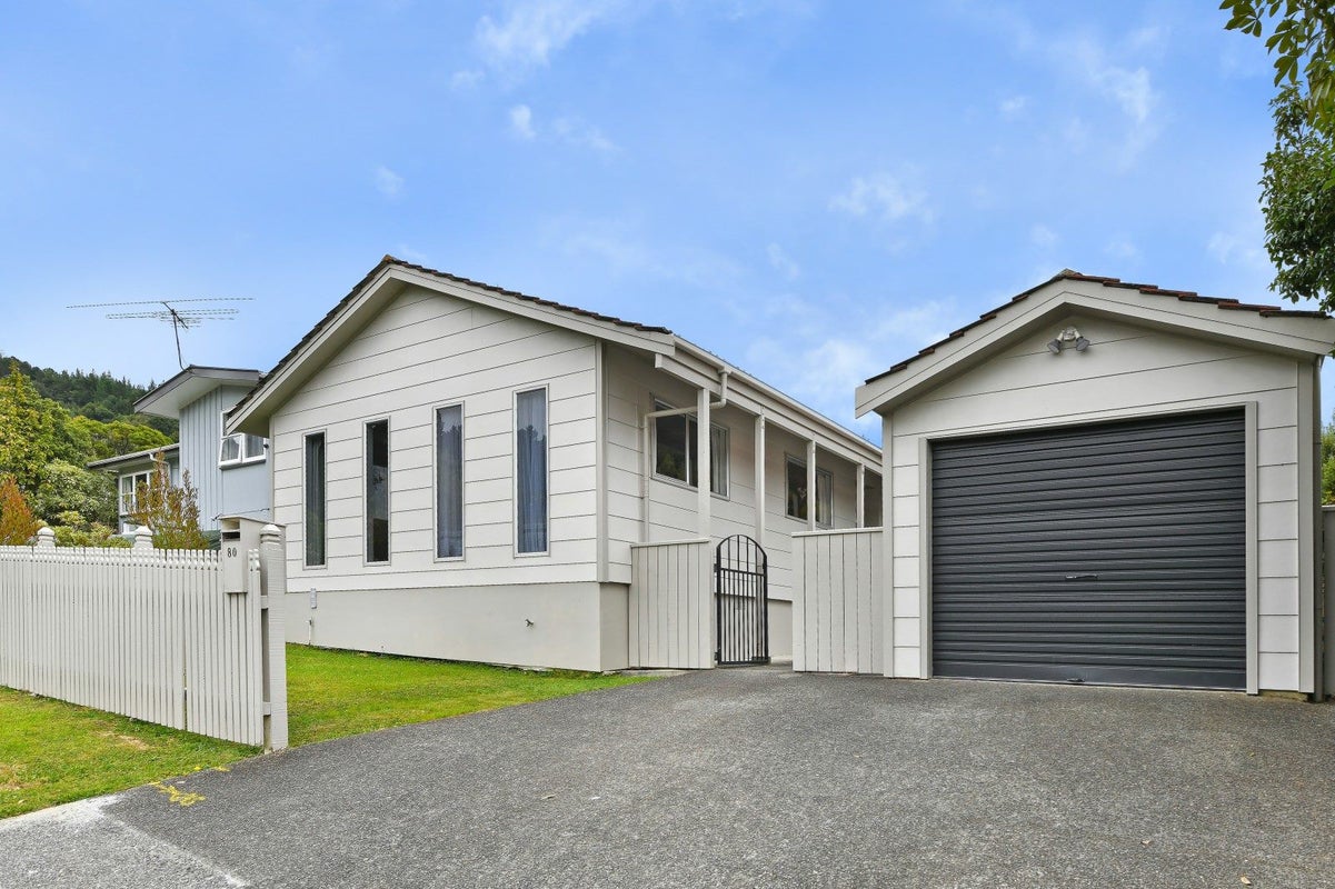 80 Field Street, Silverstream, Upper Hutt - Carousel 1