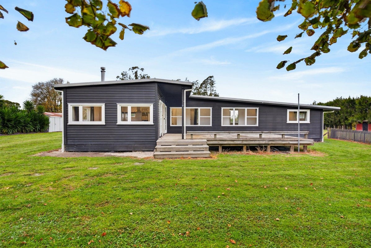 920 Park Road South, Longlands, Hastings - Carousel 2