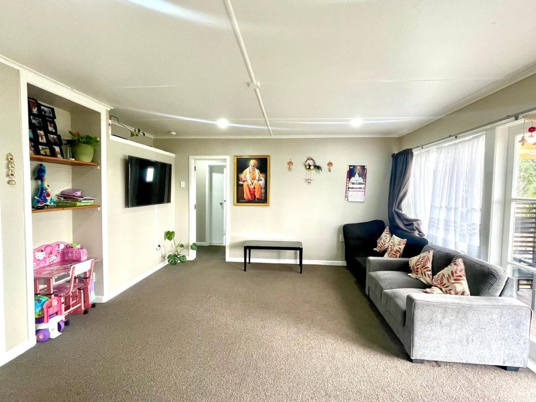 77A Woodglen RD, Glen Eden, Auckland - Carousel 2