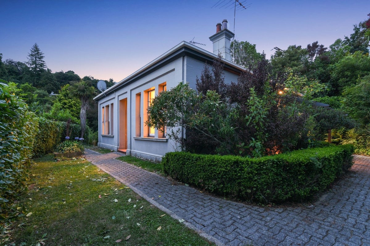 70 Gladstone Road, Dalmore, Dunedin - Carousel 1