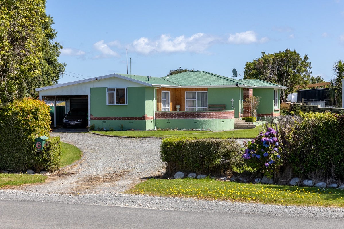6 Papatotara Road, Tuatapere, Tuatapere - Carousel 1