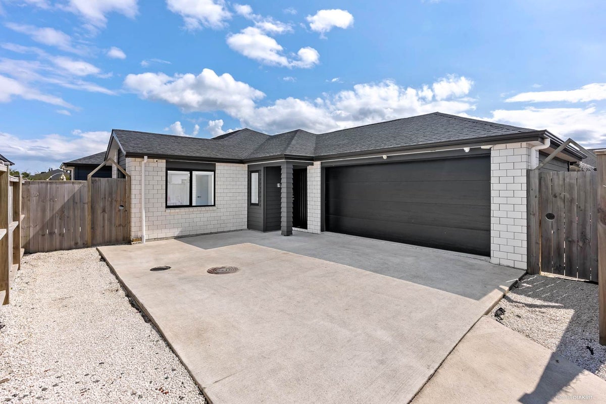 13 Black Beech CRES, Takanini, Takanini - Carousel 1