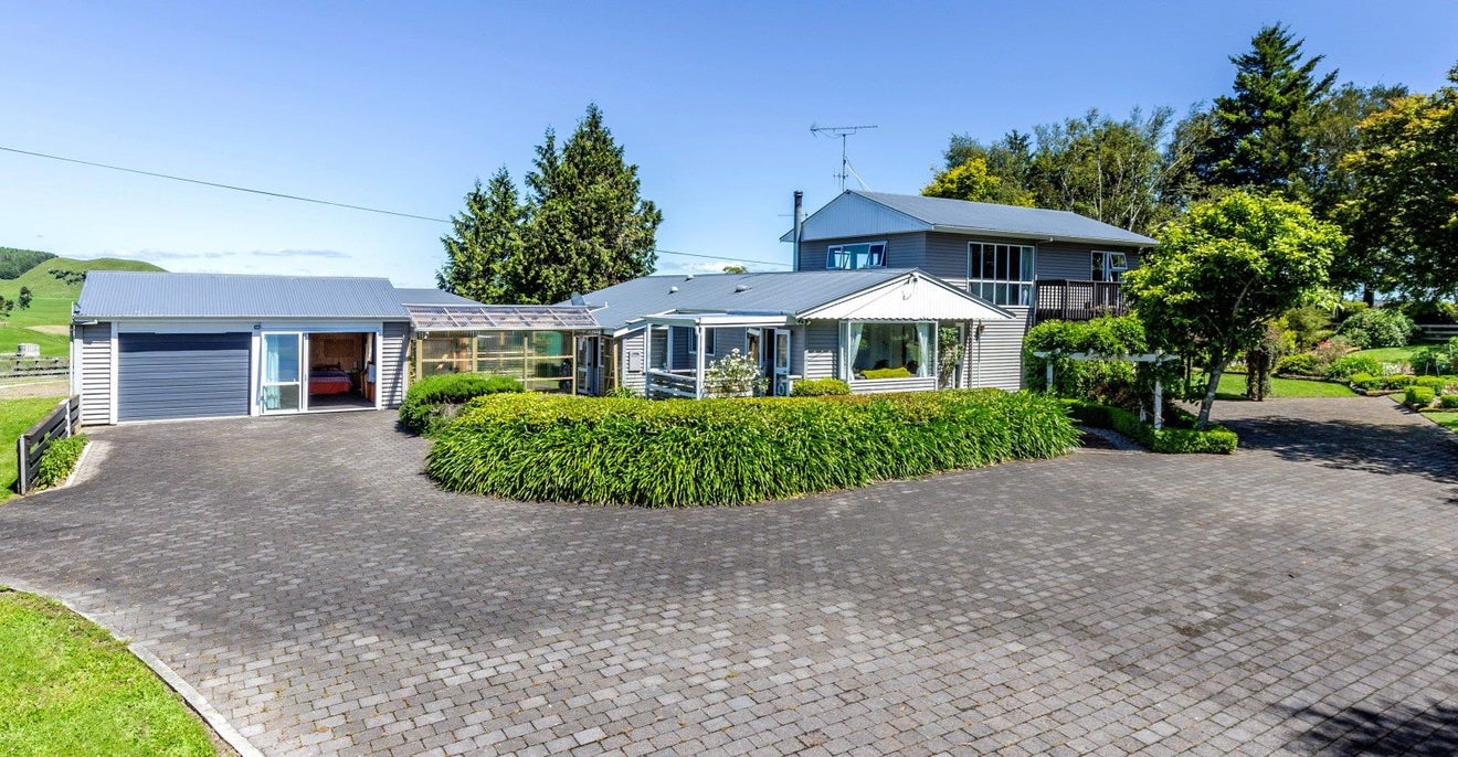 52 Whakaroa Road, Kinloch, Taupo - Carousel 1