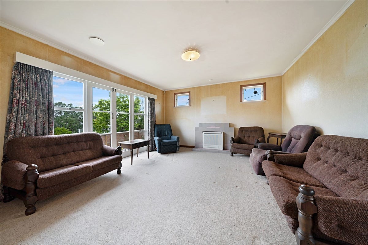 41 Jaemont Avenue, Te Atatu South, Auckland - Carousel 2