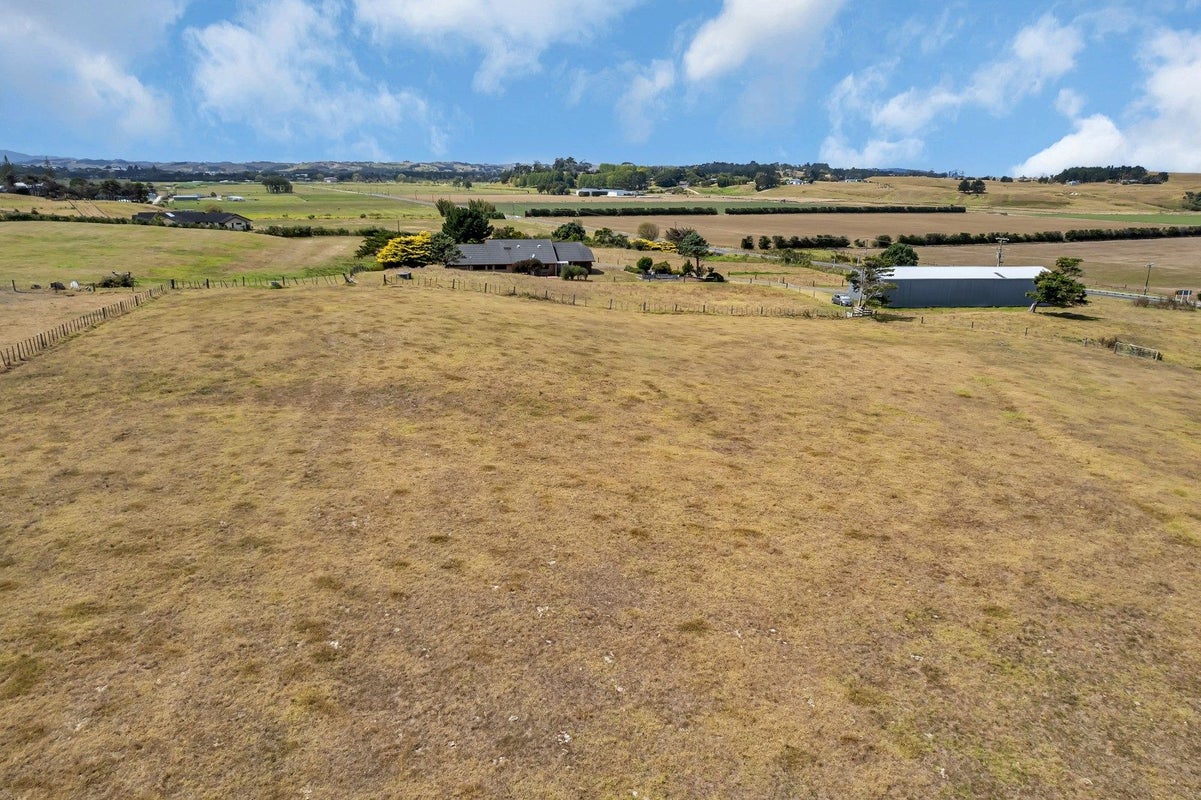 72 Baylys Coast Road, Dargaville - Carousel 22