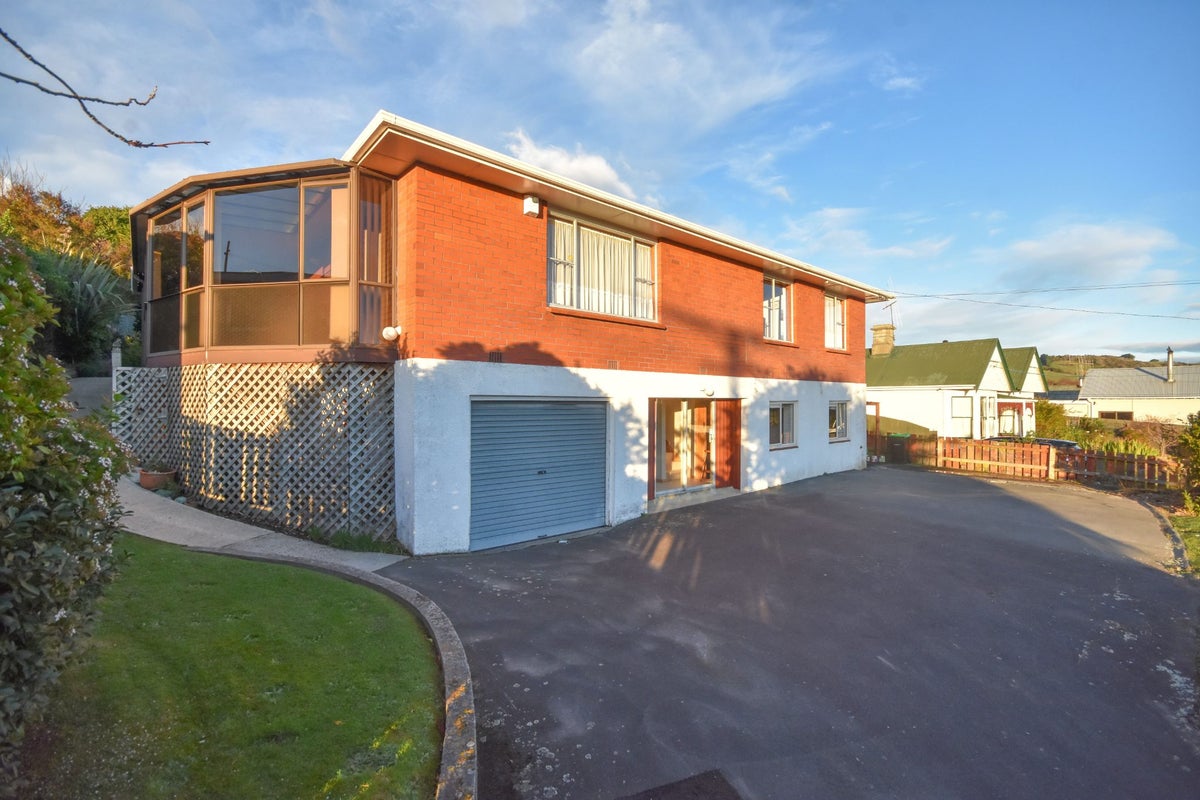 23 Alexander Street, Abbotsford, Dunedin - Carousel 1