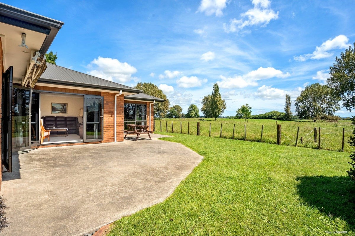24 Reynolds Drive, Glenview, Hamilton - Carousel 15