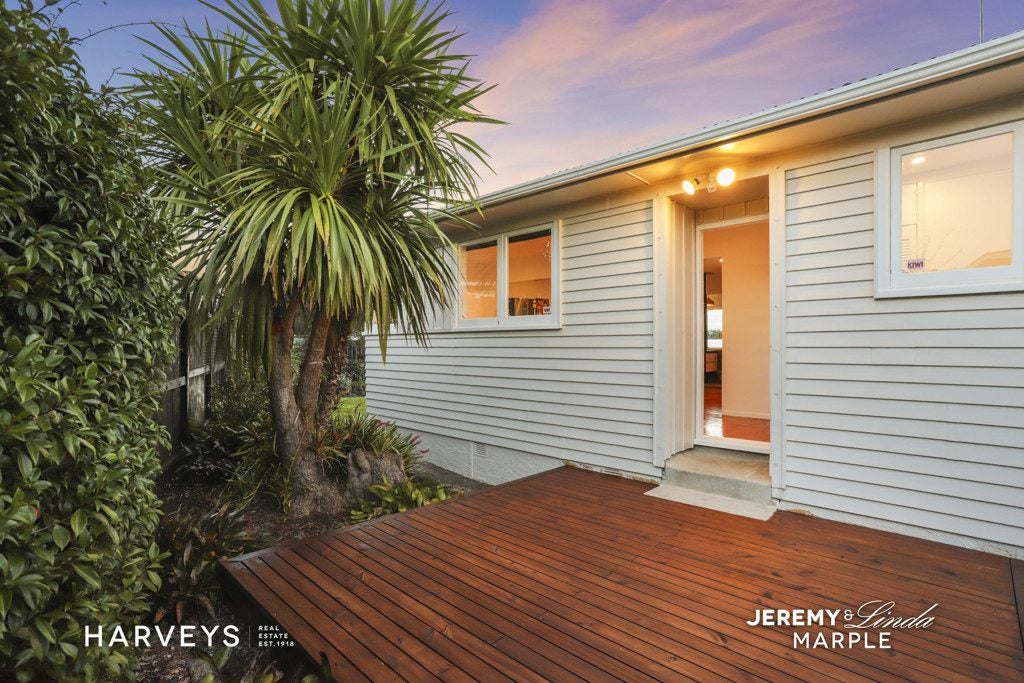 11 Denyer Place, New Lynn, Auckland - Carousel 2