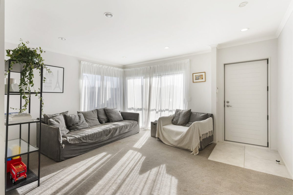 30 Costa Viva Crescent, Karaka, Papakura - Carousel 2