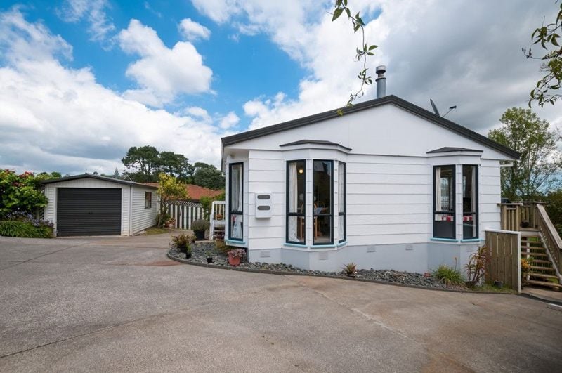 1/6 ALTAIR PLace, Windsor Park, Auckland - Carousel 2