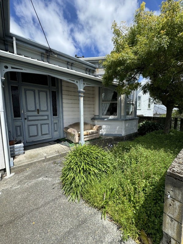 37 Te Wharepouri Street, Berhampore, Wellington - Carousel 24