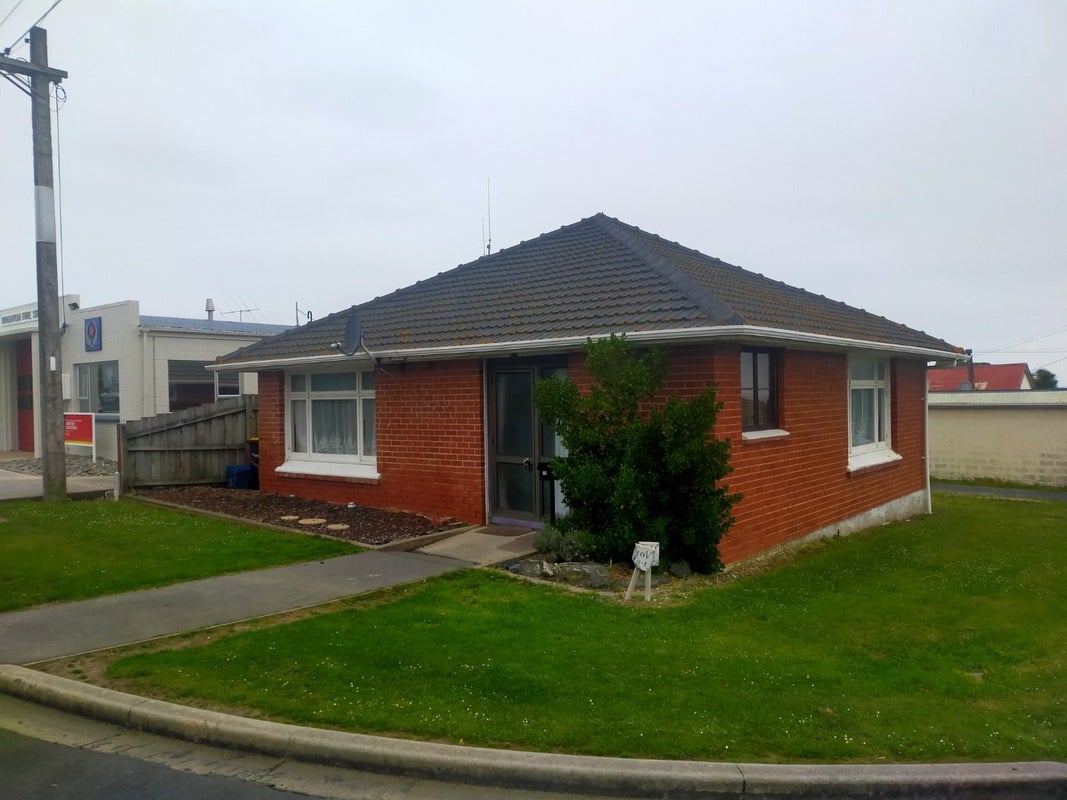 10 Cole Street, Brighton, Dunedin - Carousel 2