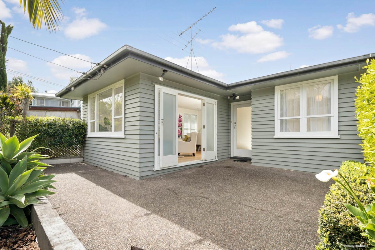 15 Mount Taylor Drive, Glendowie, Auckland - Carousel 2
