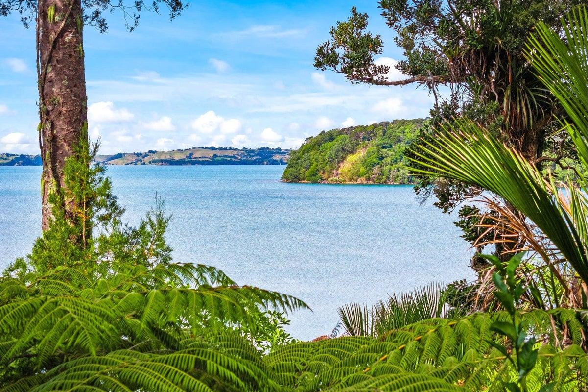 16 CLINTON RD, Tawharanui Peninsula, Matakana - Carousel 1