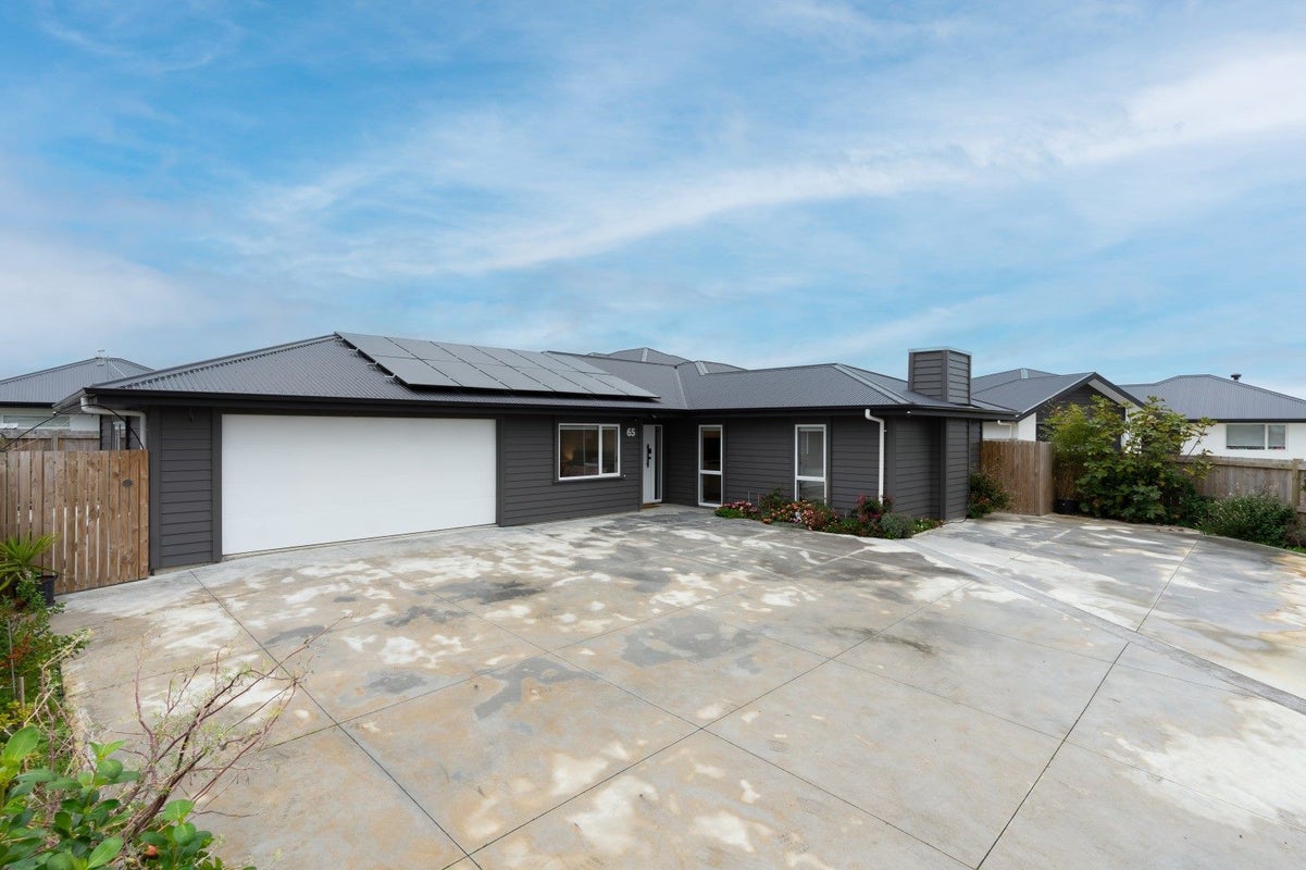65 Johnstone Drive, Fitzherbert, Palmerston North - Carousel 2