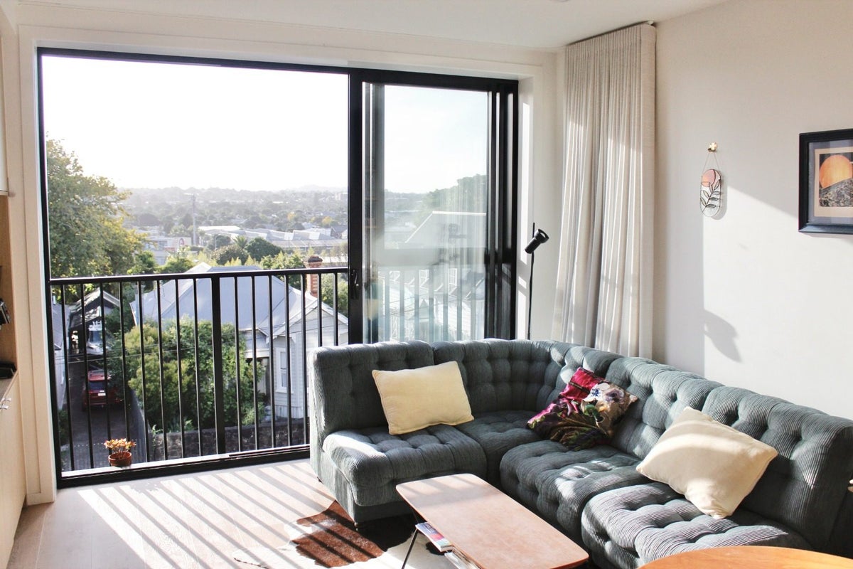 304/2 Finch Street, Morningside, Auckland - Carousel 1