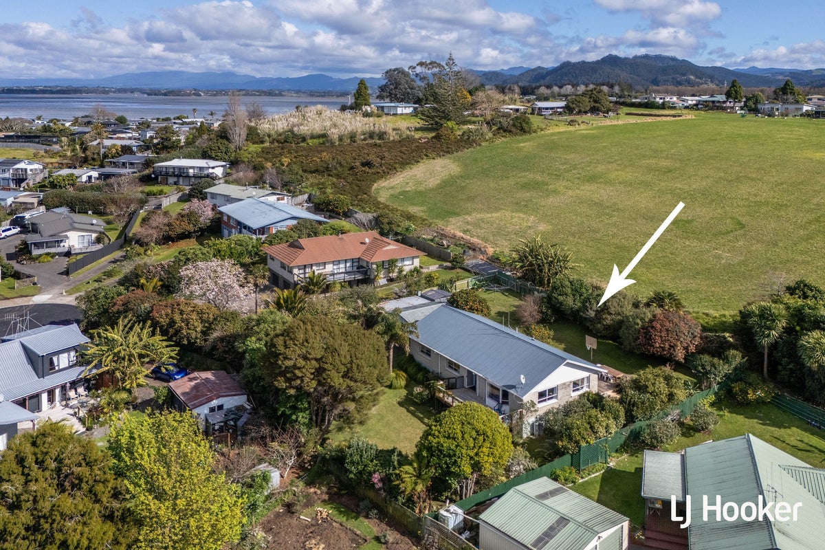 6 Nathan Place, Athenree, Katikati - Carousel 2