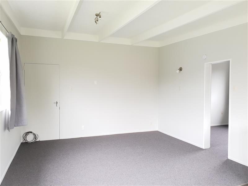 6B Westhaven Grove, Takaro, Palmerston North - Carousel 2